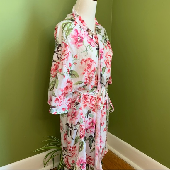 Women’s robe, floral. One size. - Picture 4 of 5